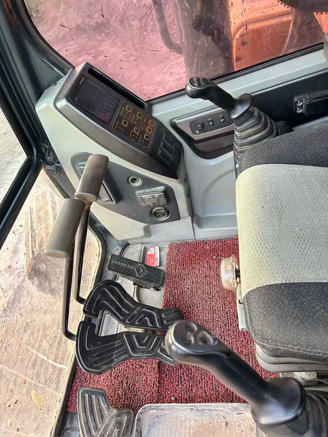 Used Hyundai R215VSN Excavator 2019 Model / 4