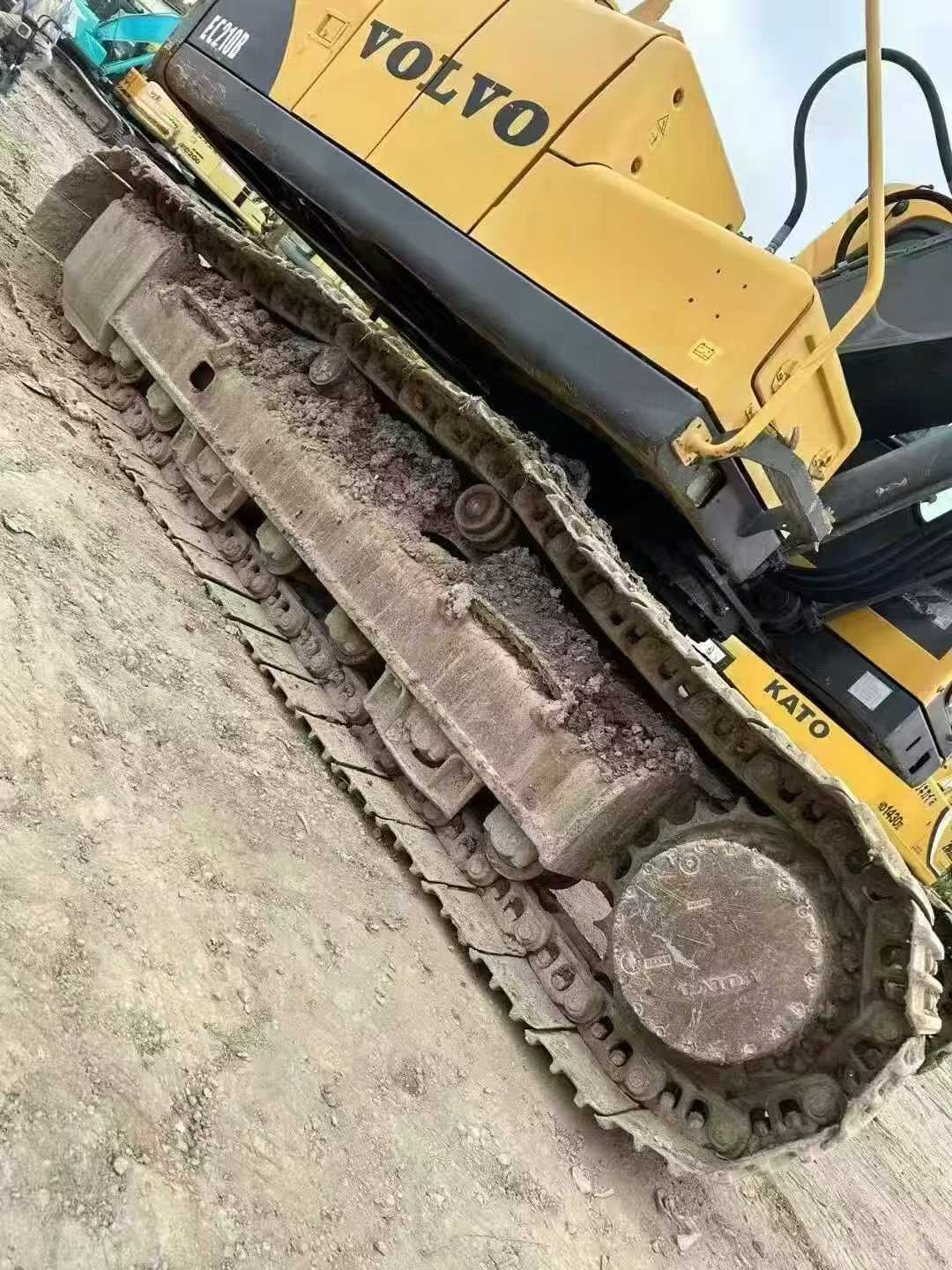 Used Volvo EW210C Excavator 2016 Model / 5