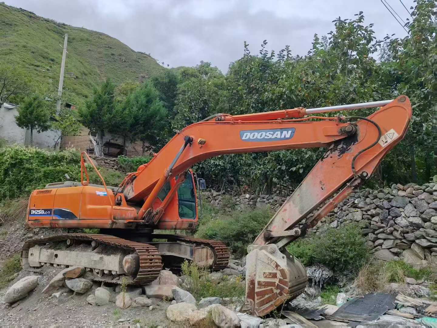 Used Doosan DH258-7 Excavator 2016 Model / 7