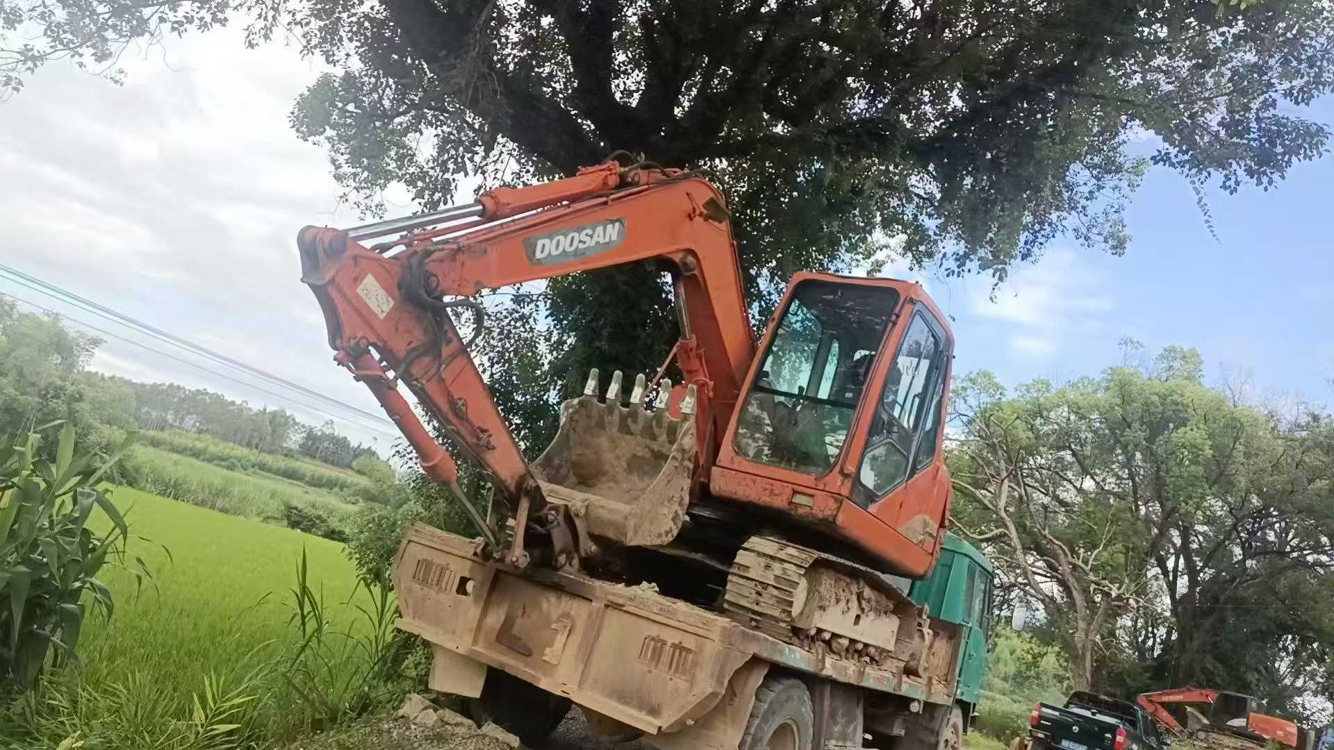 Used Doosan DX80 Excavator 2016 Model / 6