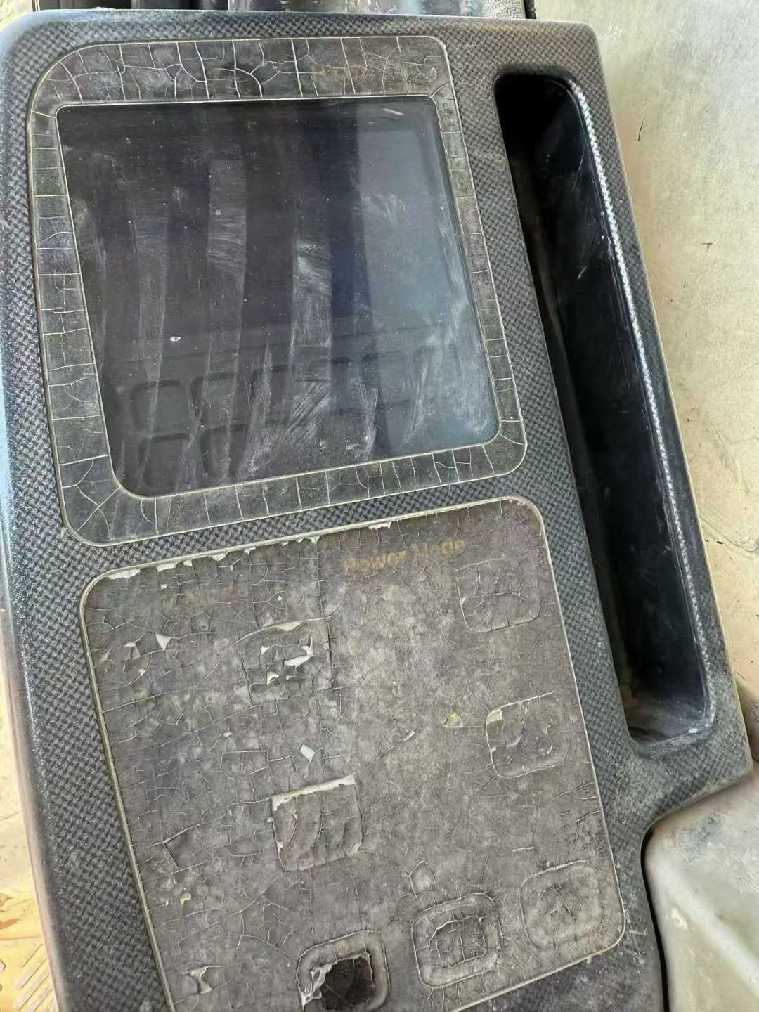 Used Hyundai R225-7 Excavator 2016 Model / 3