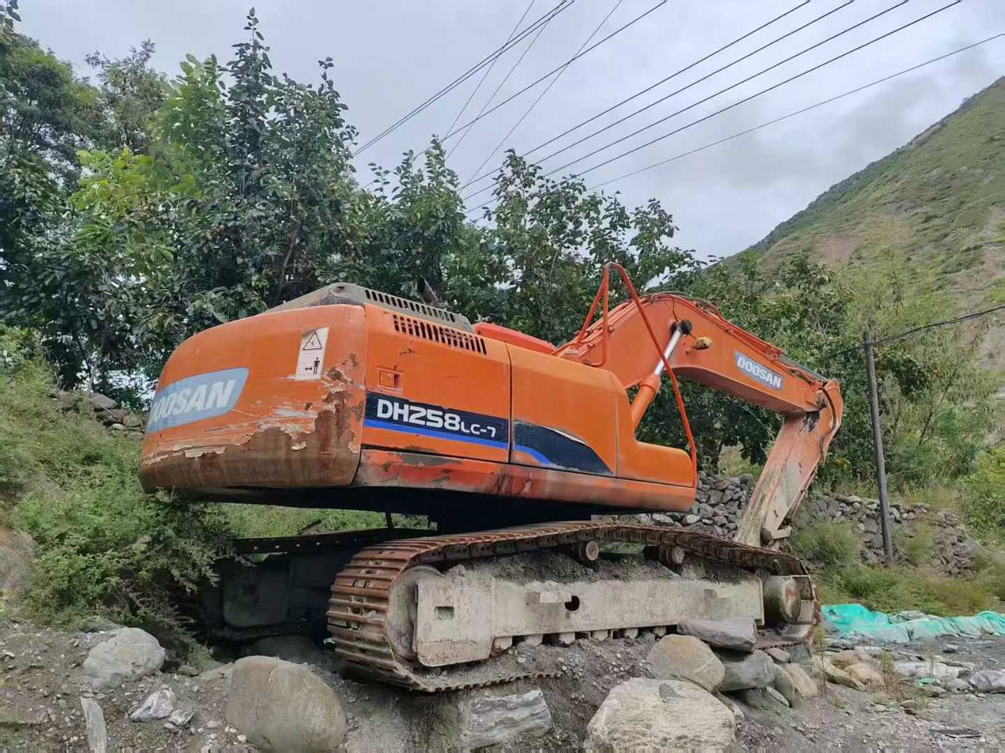 Used Doosan DH258-7 Excavator 2016 Model / 8