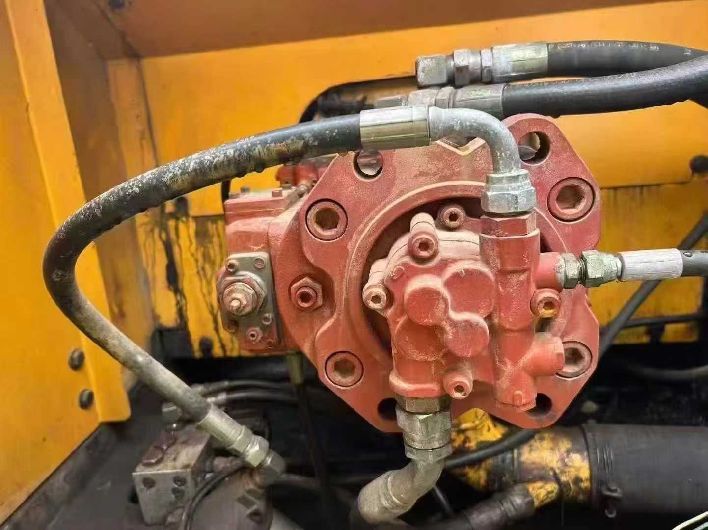 Used Hyundai R215-7 Excavator 2016 Model / 3