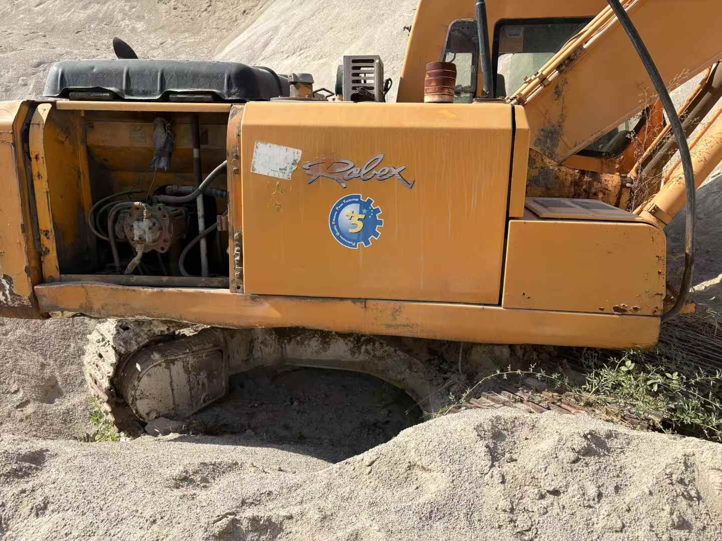 Used Hyundai R225-7 Excavator 2016 Model / 7