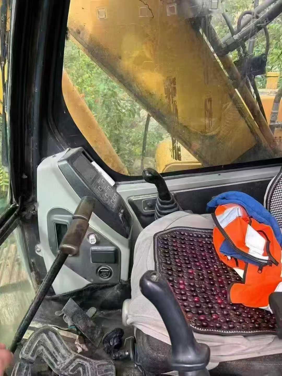 Used Hyundai R215-7 Excavator 2016 Model / 4