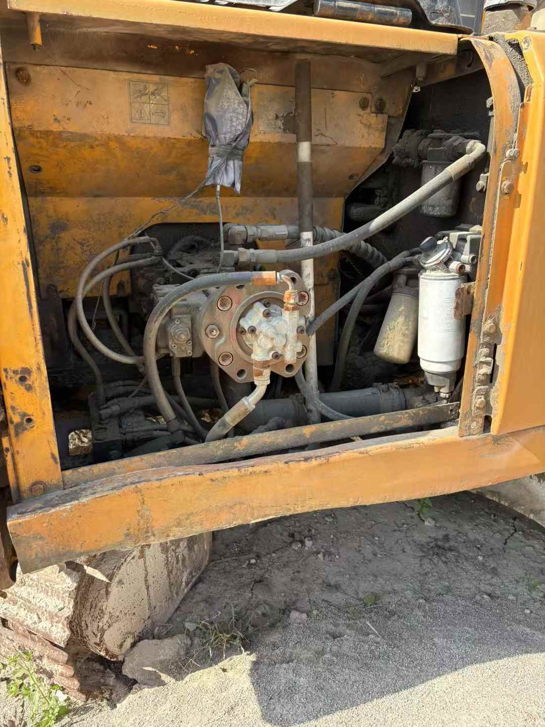 Used Hyundai R225-7 Excavator 2016 Model / 3