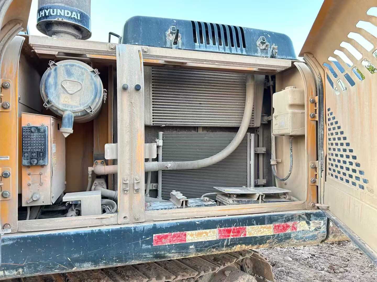 Used Hyundai R215VSN Excavator 2019 Model / 3