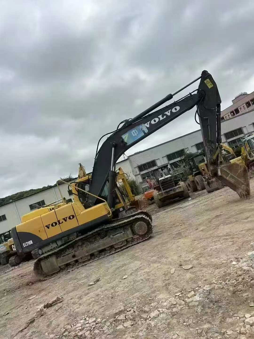 Used Volvo EW210C Excavator 2016 Model / 2