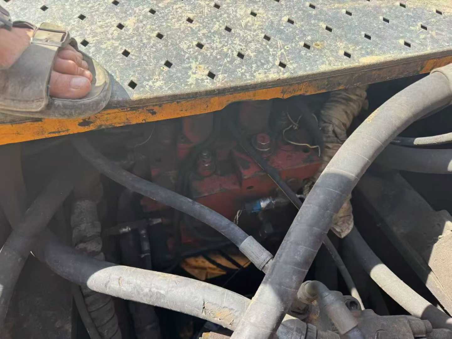 Used Hyundai R335-7 Excavator 2016 Model / 3