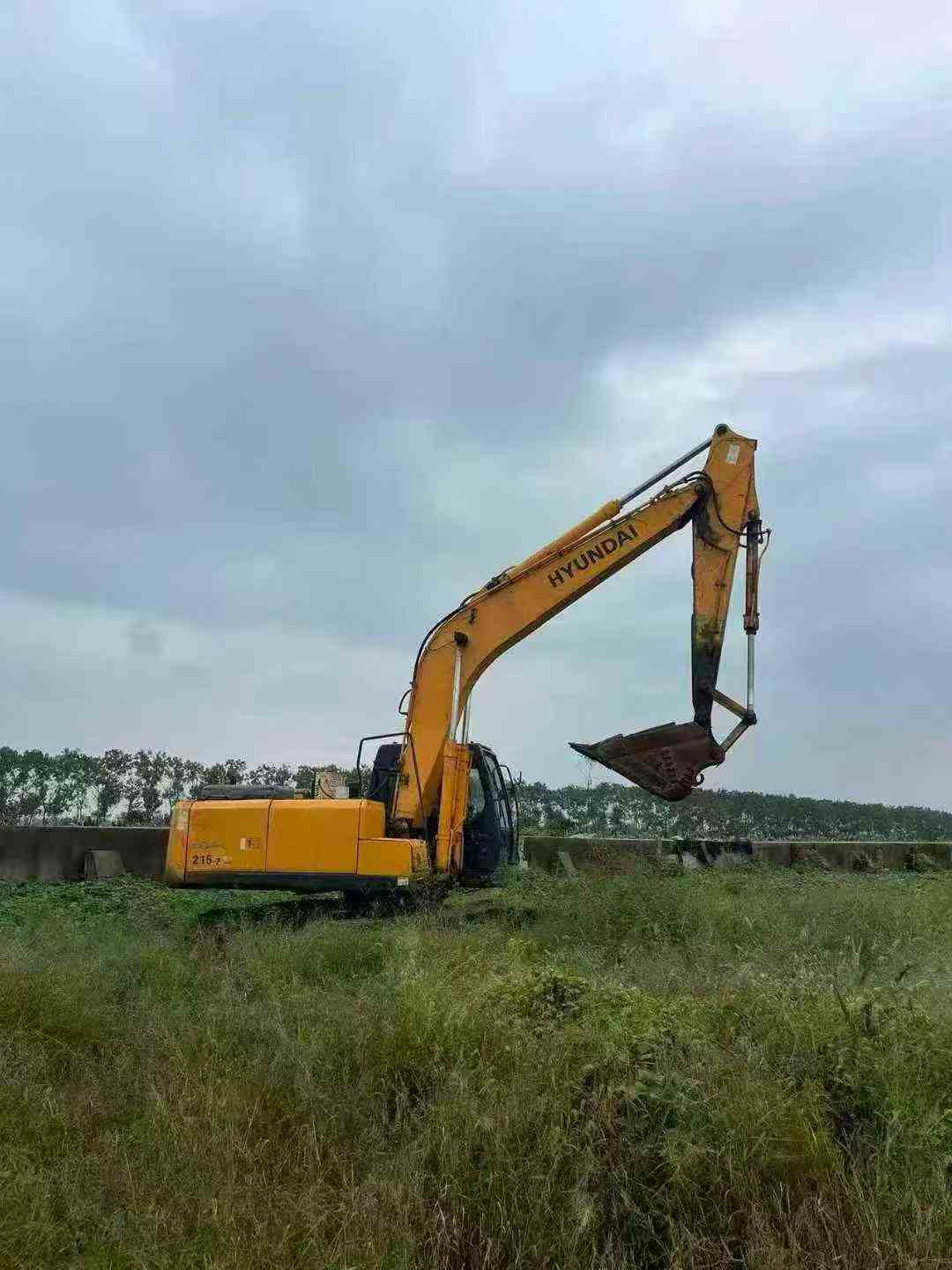 Used Hyundai R215-7 Excavator 2011 Model