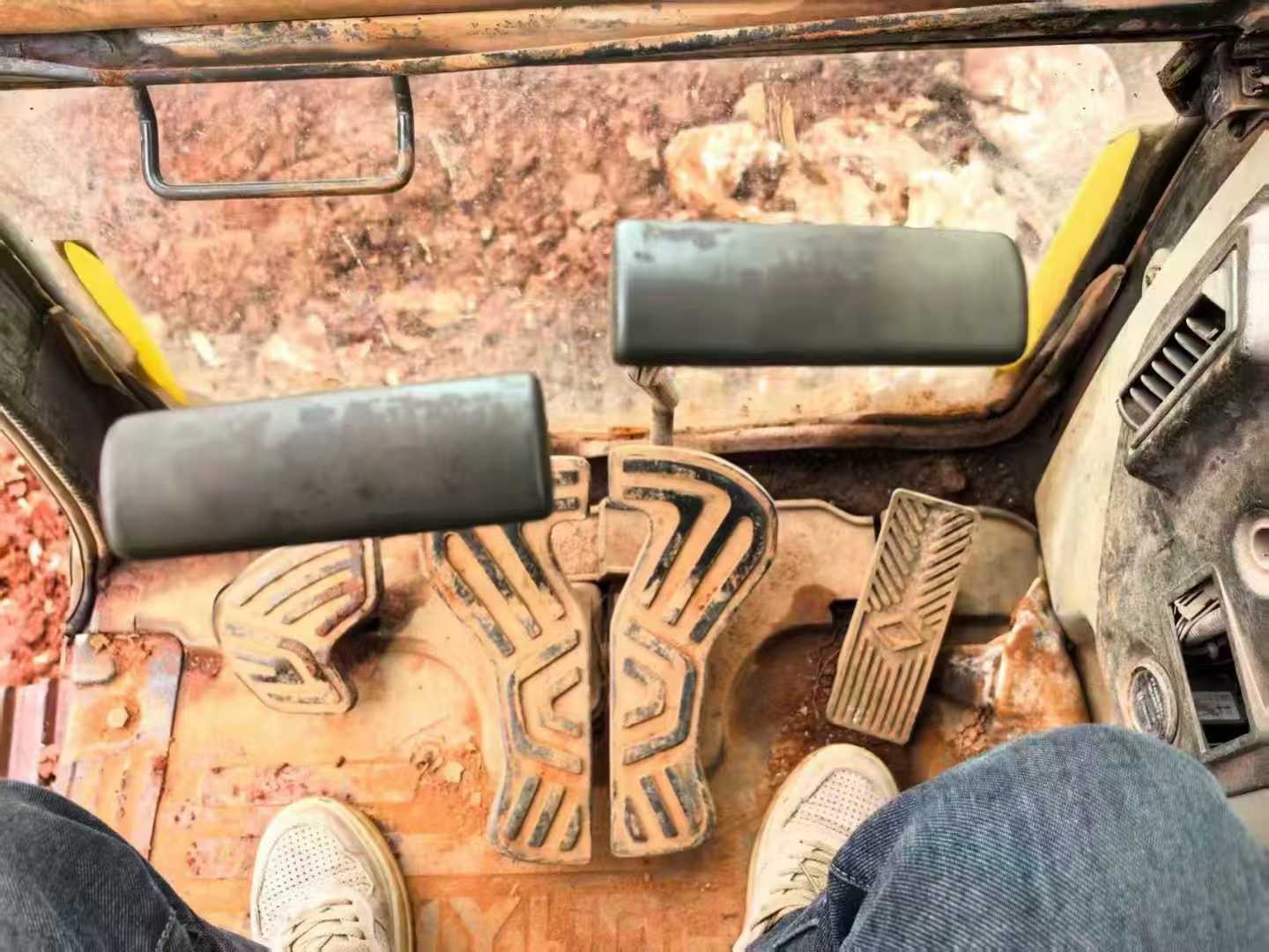 Used Hyundai R215-7 Excavator 2016 Model / 5