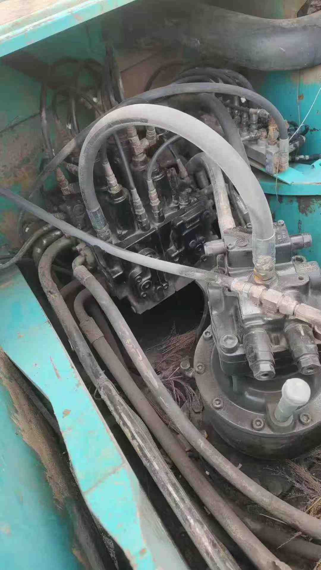 Used Kobelco SK210 Excavator 2010 Model / 5