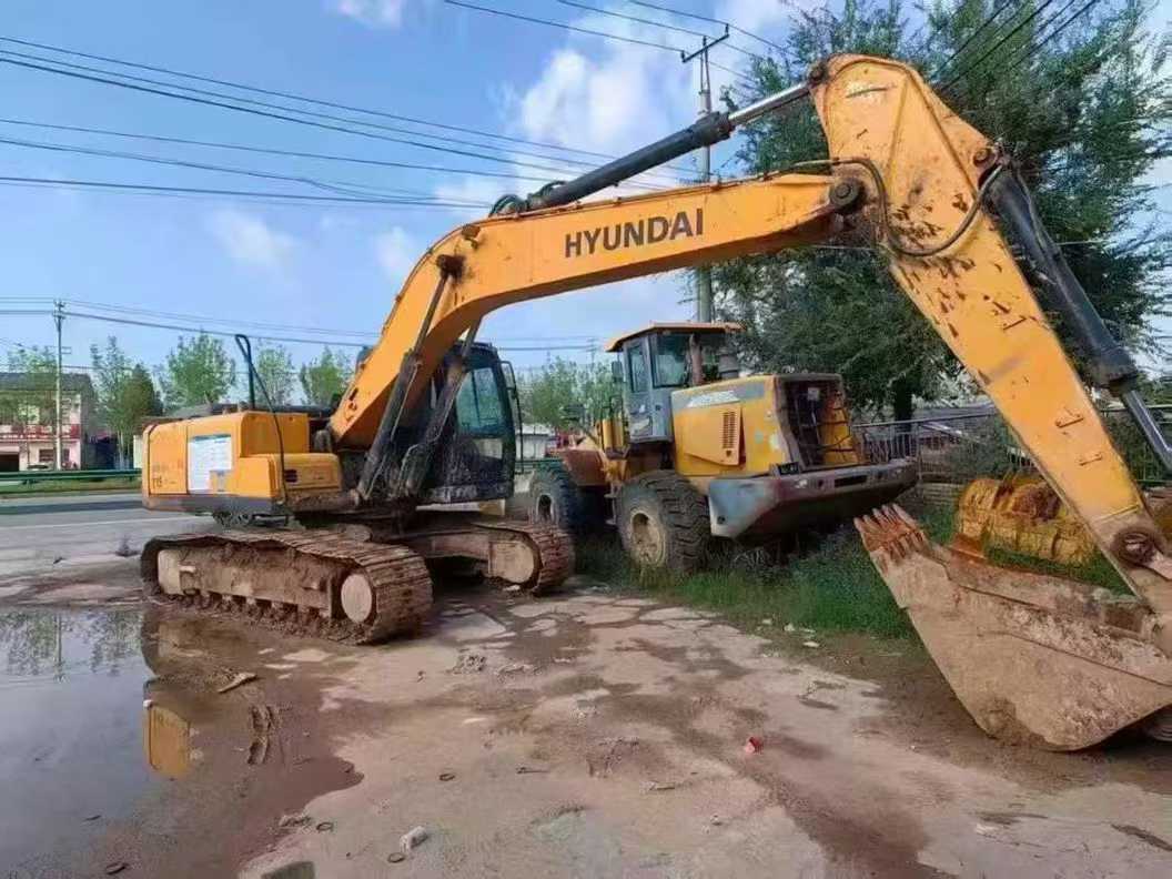 Used Hyundai R215VSN Excavator 2015 Model / 2