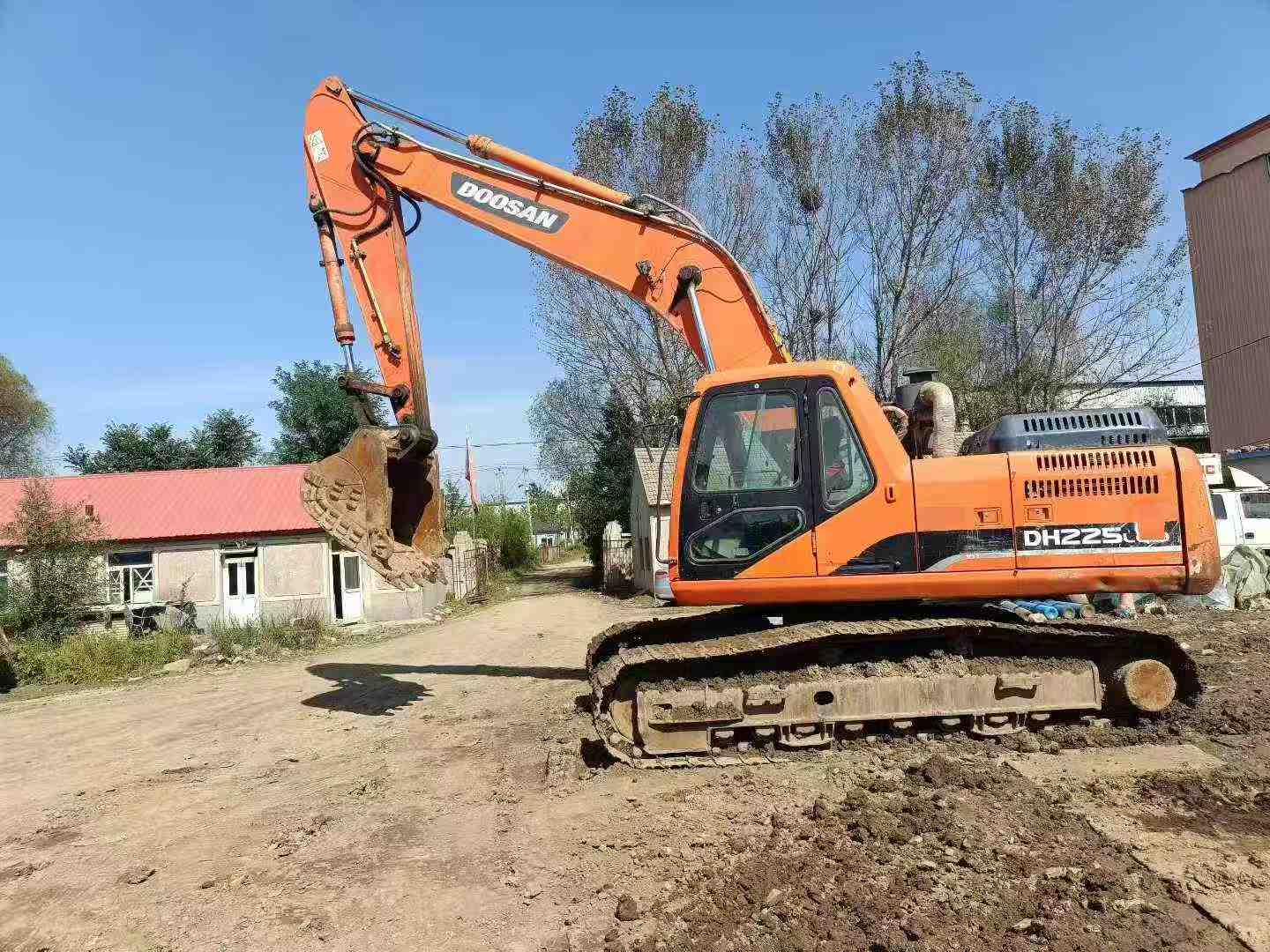 Used Doosan S225 Excavator 2011 Model / 6