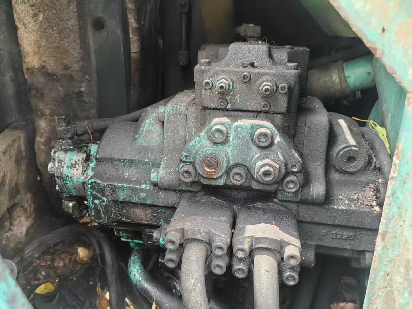 Used Kobelco  SK120-5.5 Excavator 2016 Model / 4