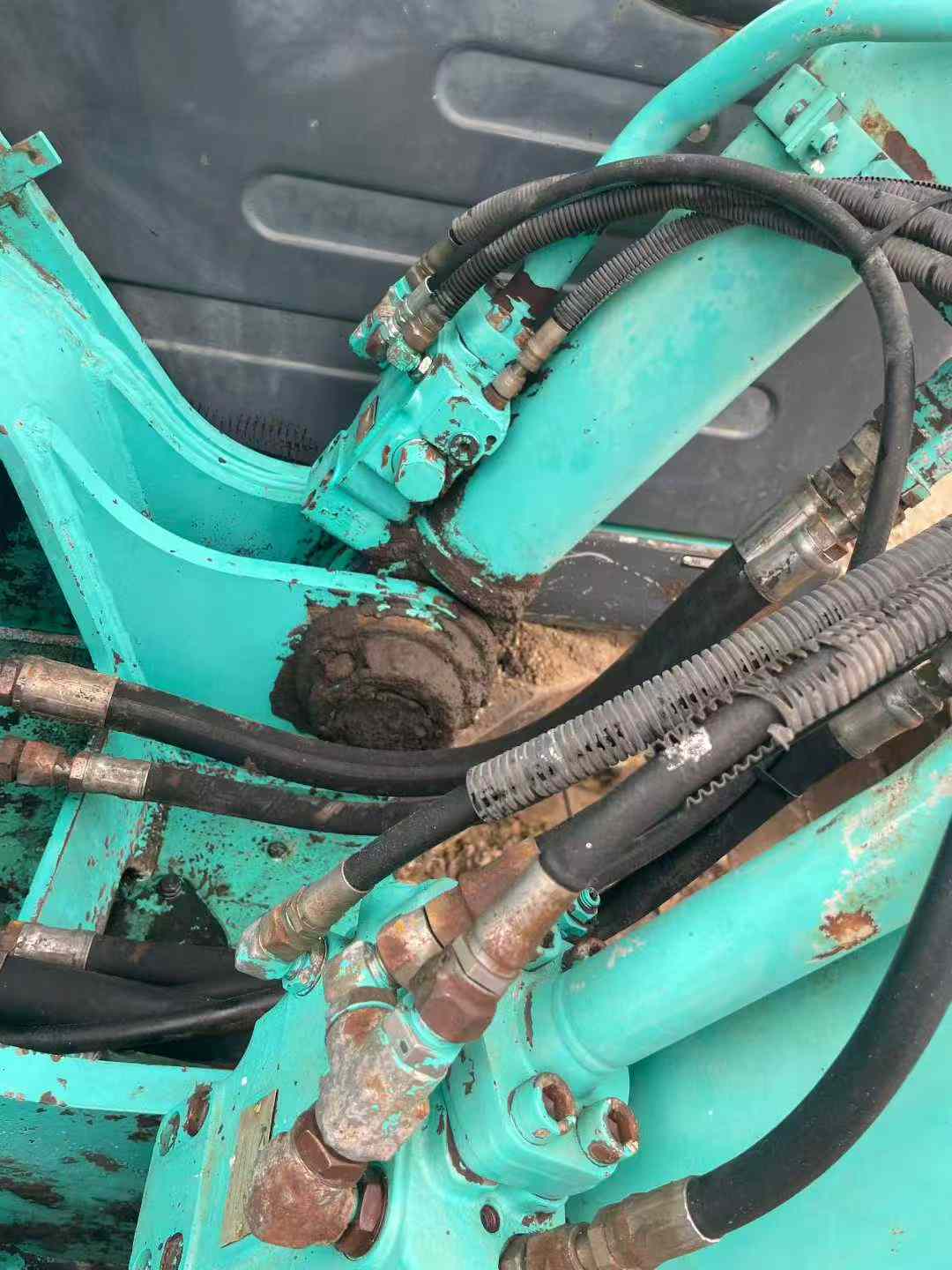 Used Kobelco SK200-11 Excavator 2016 Model / 3