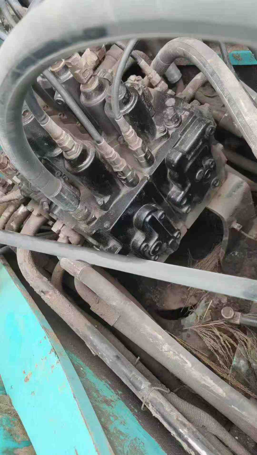 Used Kobelco SK210 Excavator 2010 Model / 2