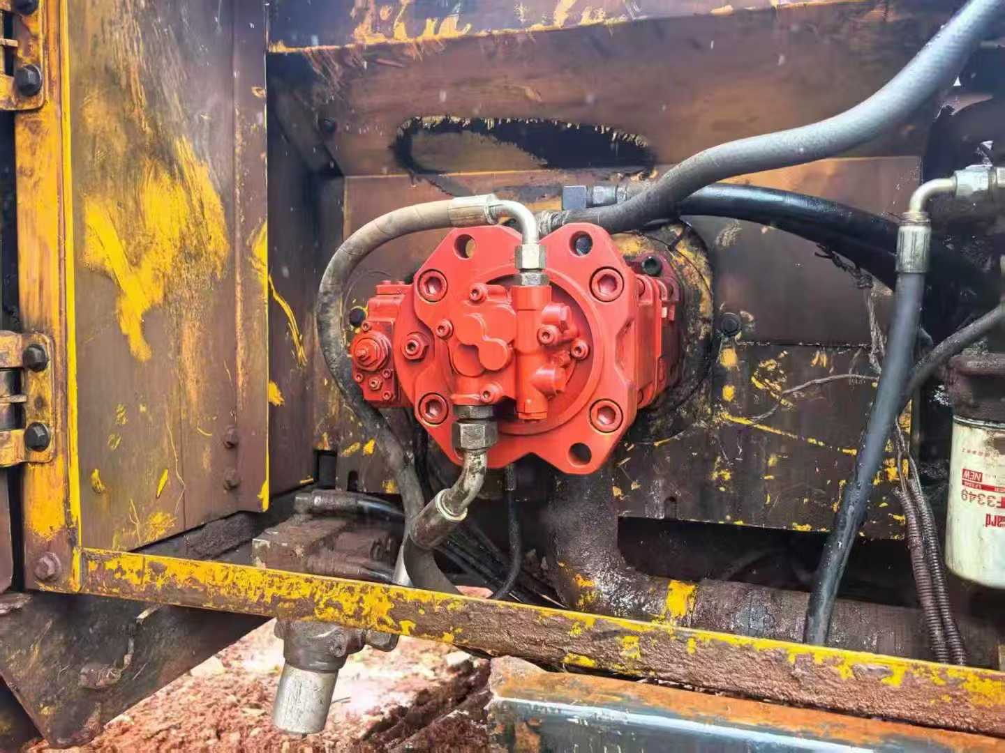 Used Hyundai R215-7 Excavator 2016 Model / 4