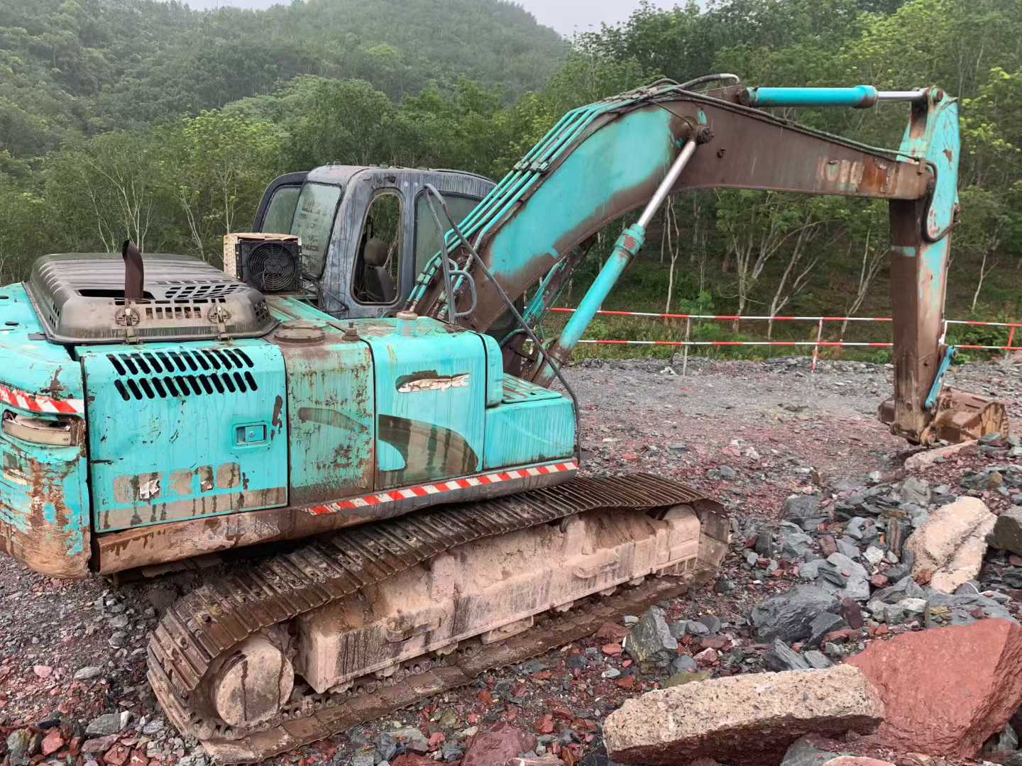 Used Kobelco SK200 Excavator 2016 Model / 2