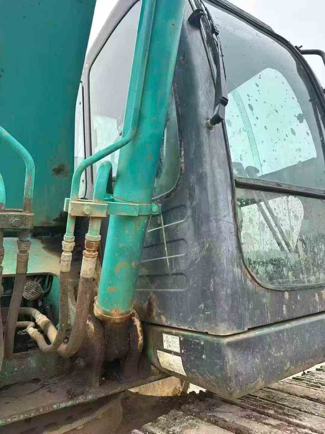 Used Kobelco SK200-8 Excavator 2011 Model / 3