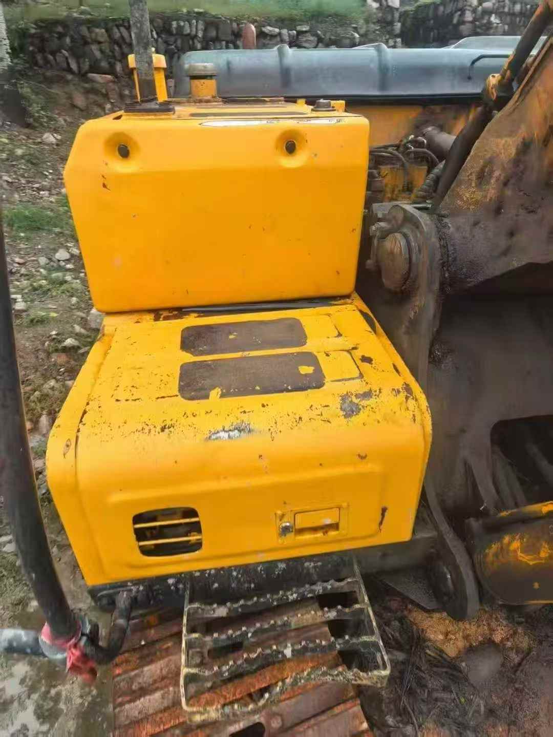 Used Hyundai R225LVS Excavator 2016 Model / 3