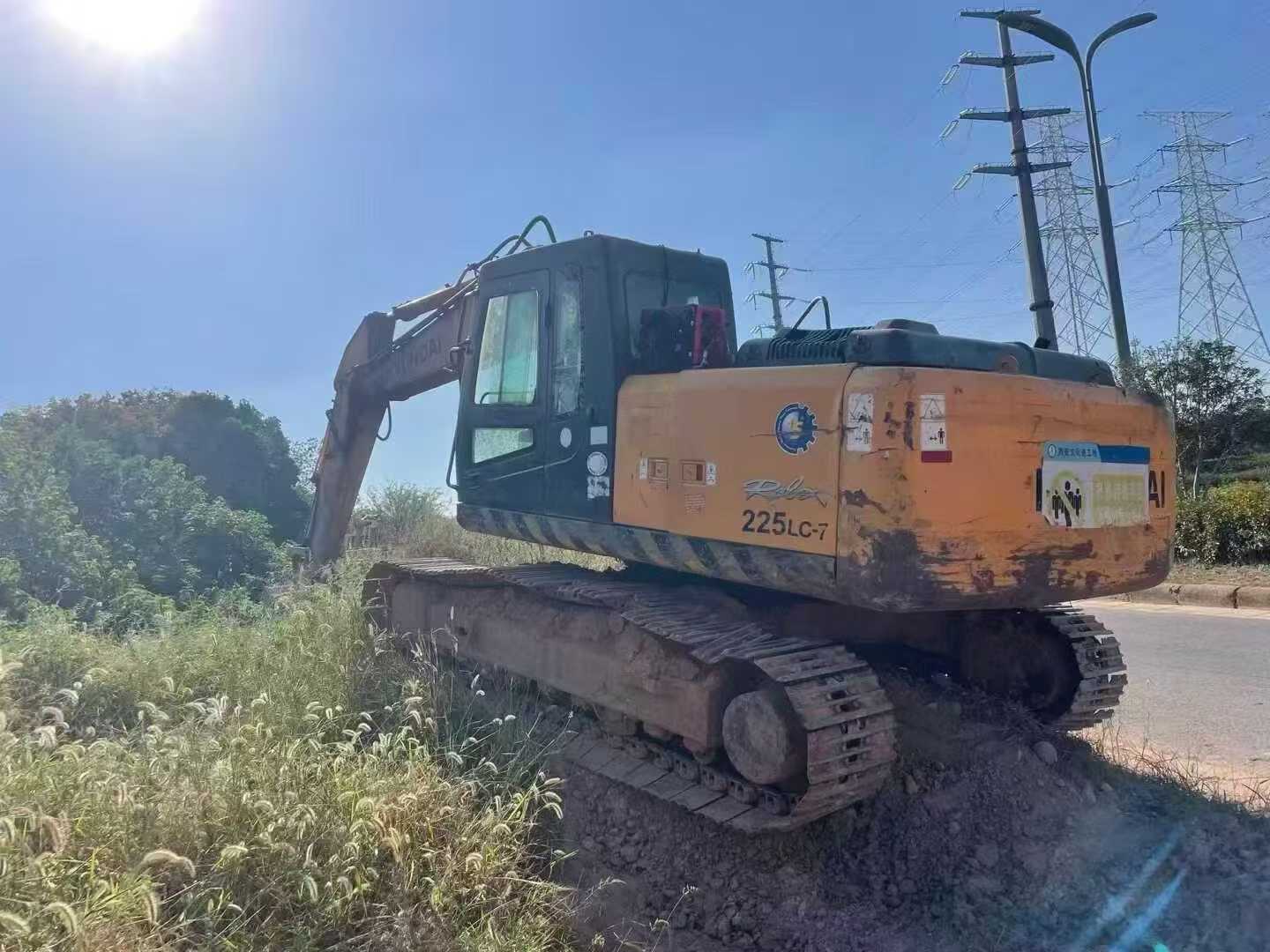 Used Hyundai R225-7 Excavator 2016 Model