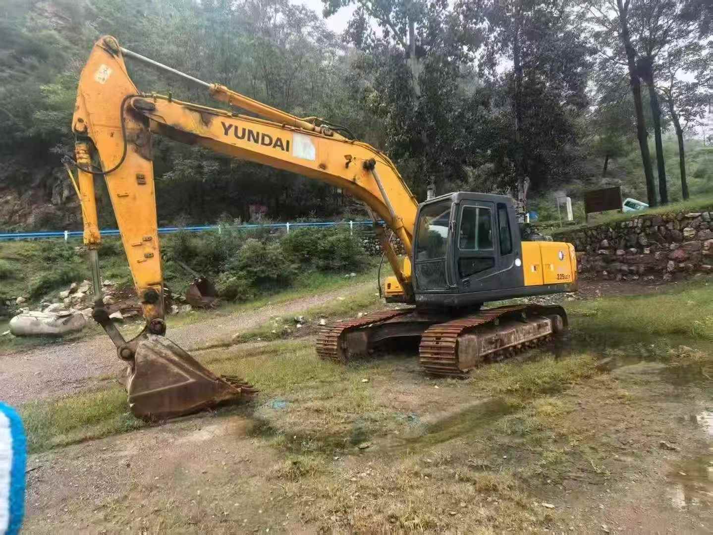 Used Hyundai R225LVS Excavator 2016 Model / 8