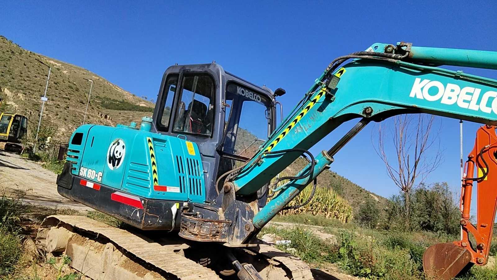 Used Kobelco SK60 Excavator 2014 Model / 3