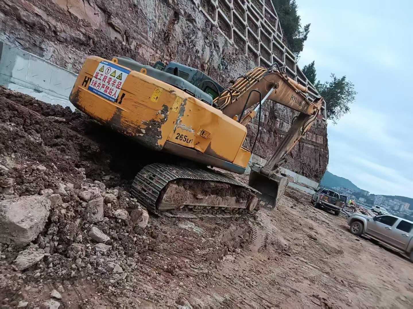 Used Hyundai R225-7 Excavator 2016 Model