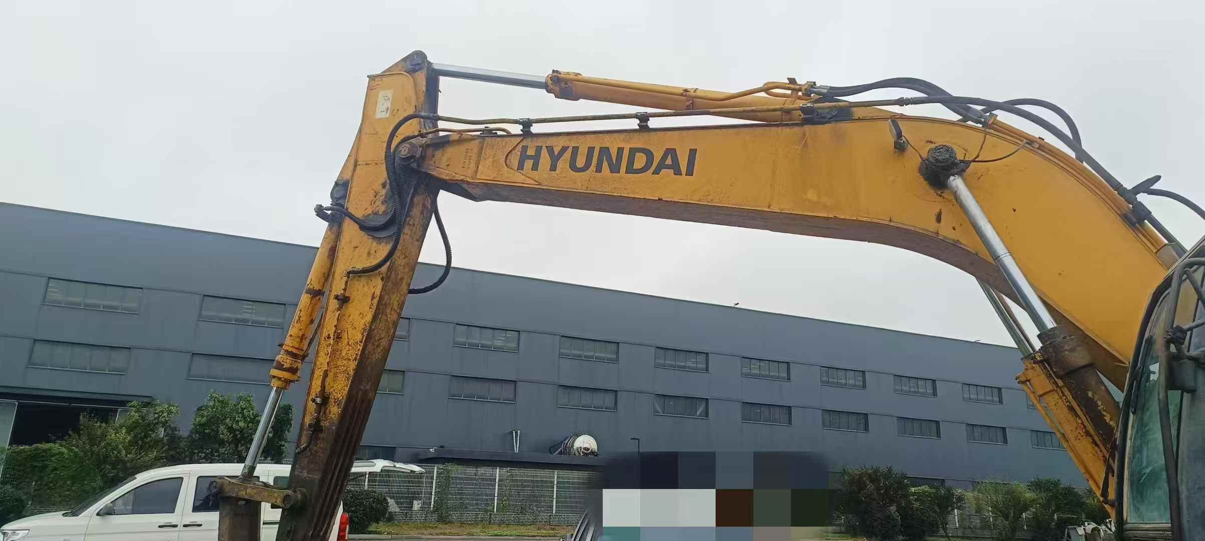 Used Hyundai R215-7 Excavator 2010 Model / 6