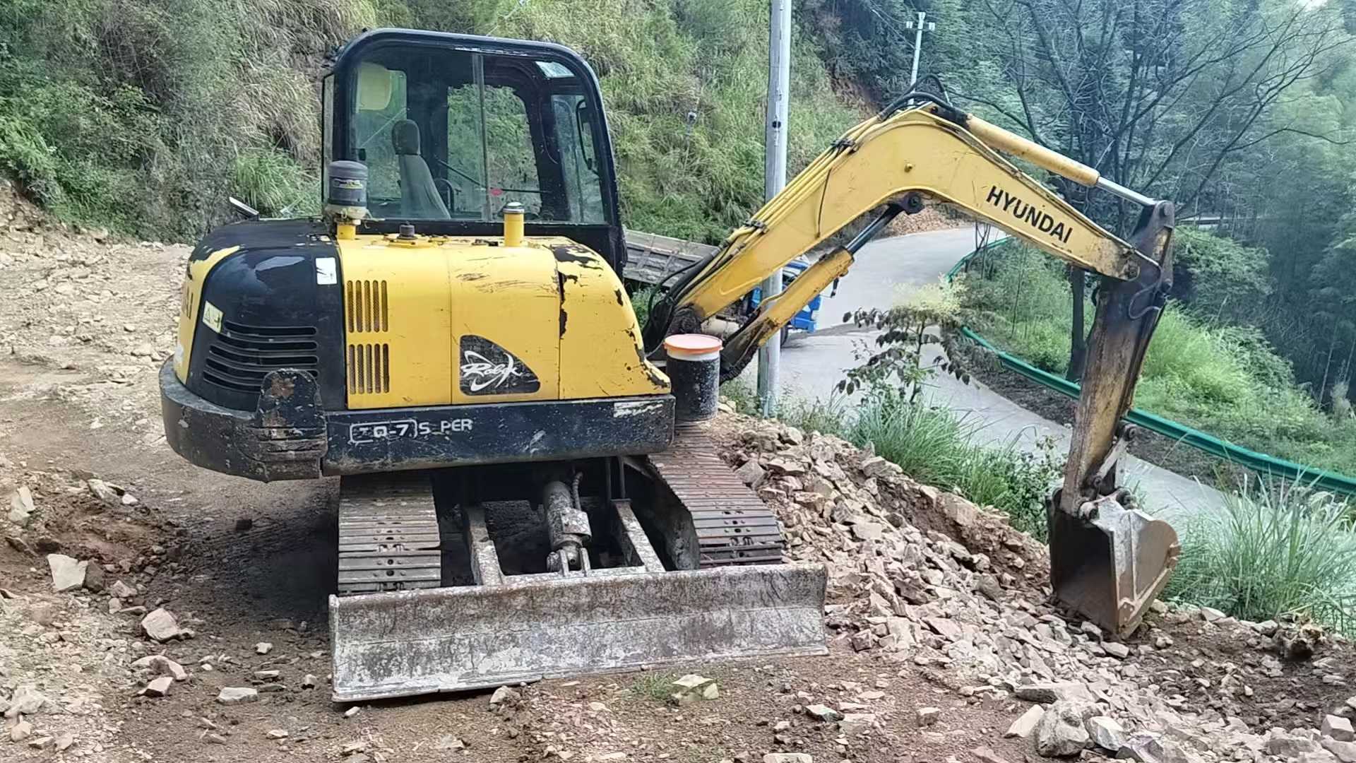 Used Hyundai R55-7 Excavator 2013 Model / 8