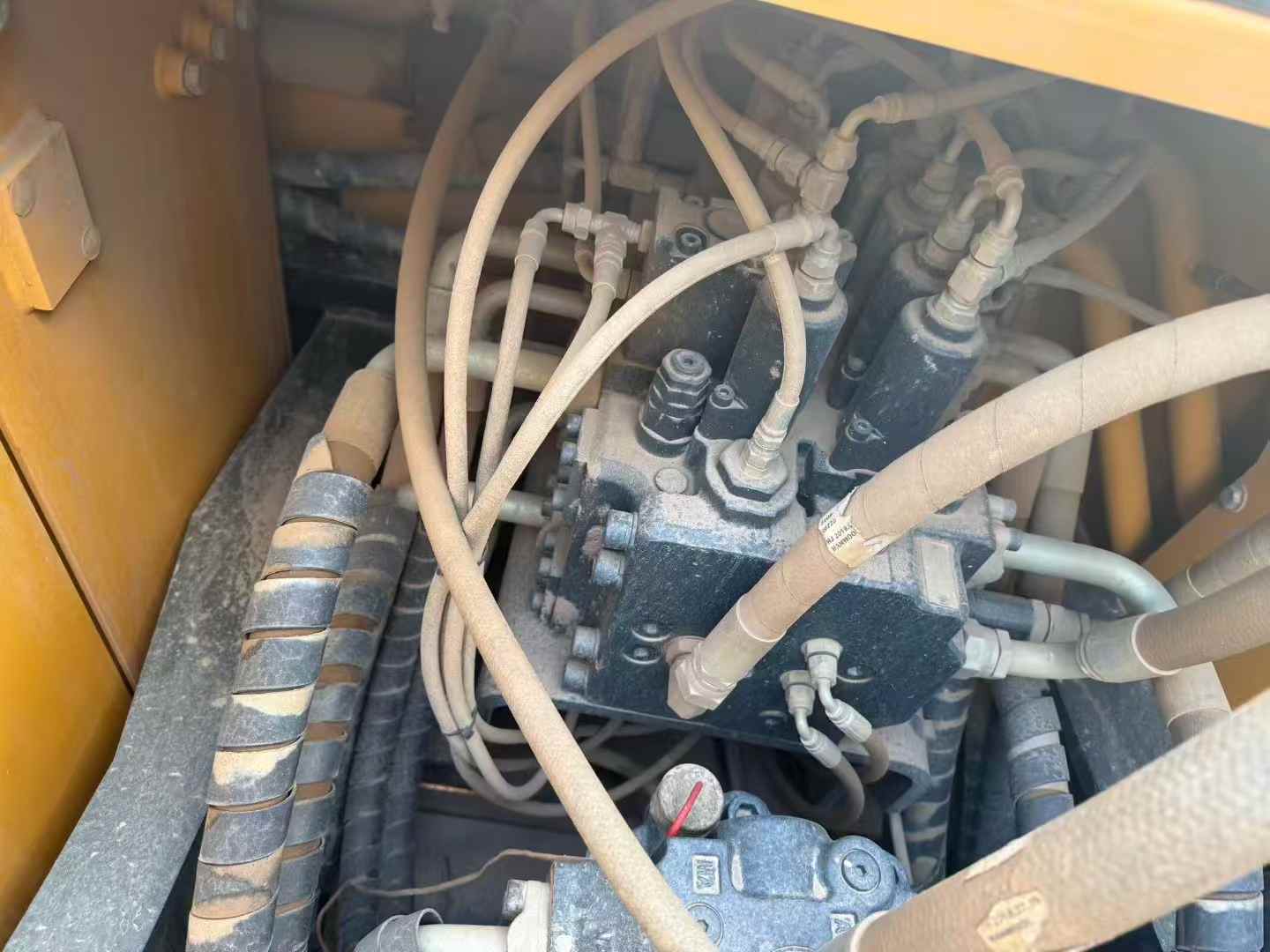 Used Hyundai R225LVS Excavator 2019 Model / 2