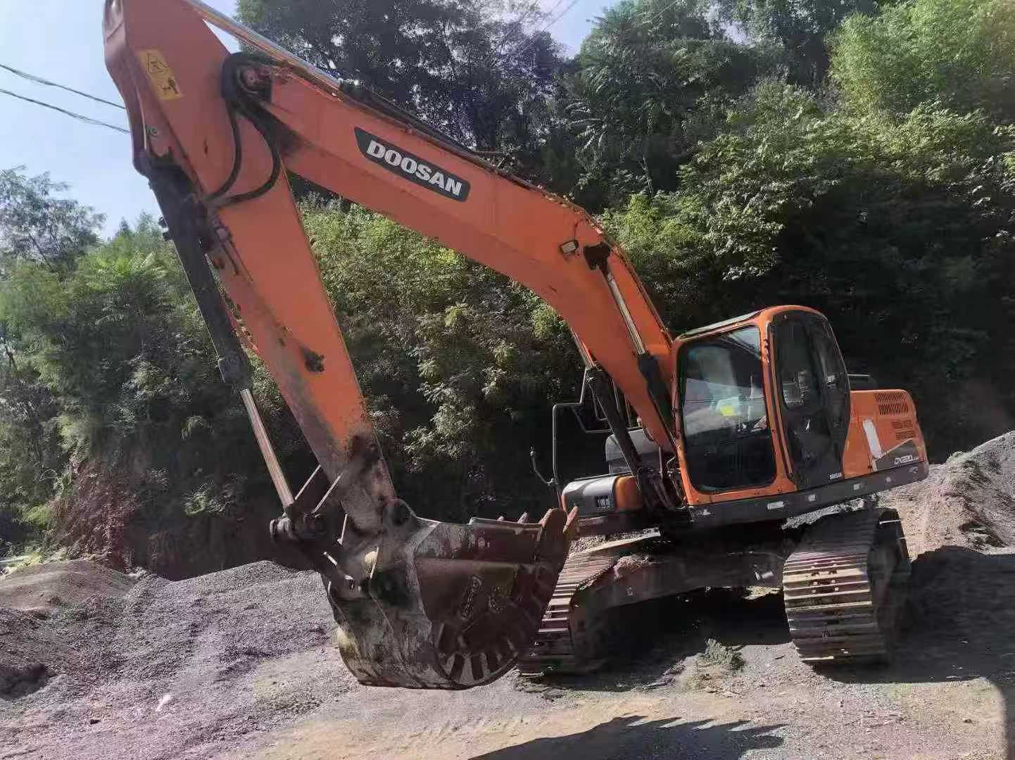 Used Doosan DH220 Excavator 2020 Model / 3