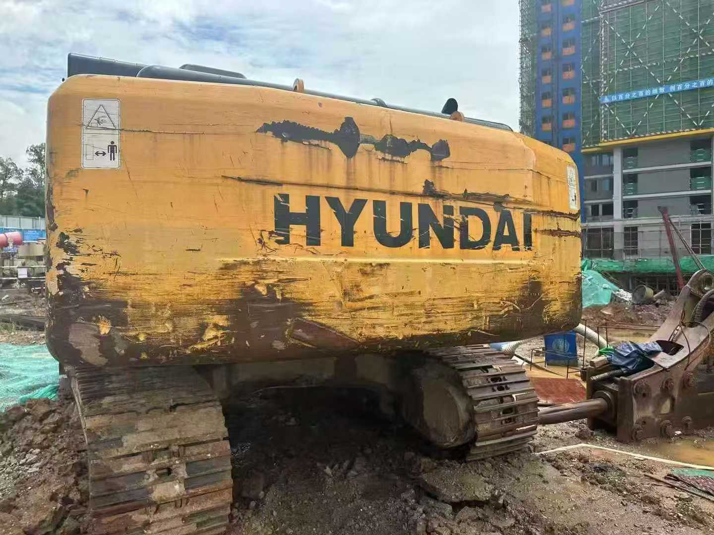 Used Hyundai R215-7 Excavator 2011 Model / 2