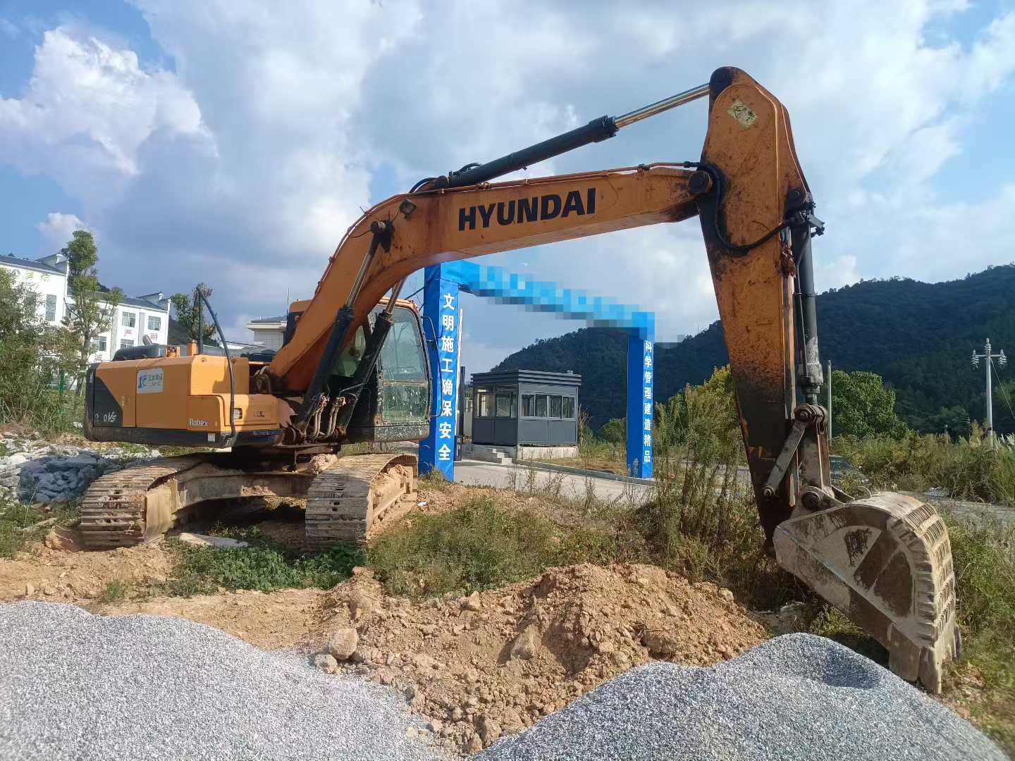 Used Hyundai R215VSN Excavator 2017 Model / 9