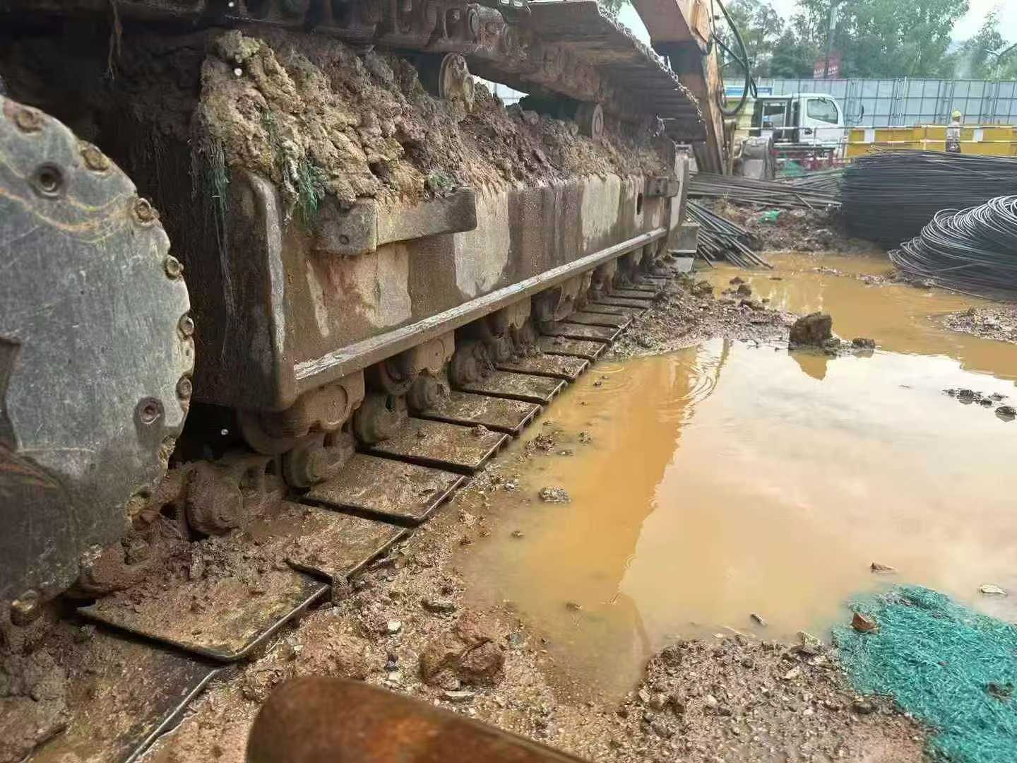 Used Hyundai R215-7 Excavator 2011 Model / 4