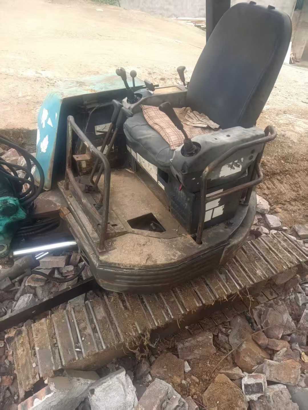 Used Kobelco 30SR-3 Excavator 2016 Model / 3