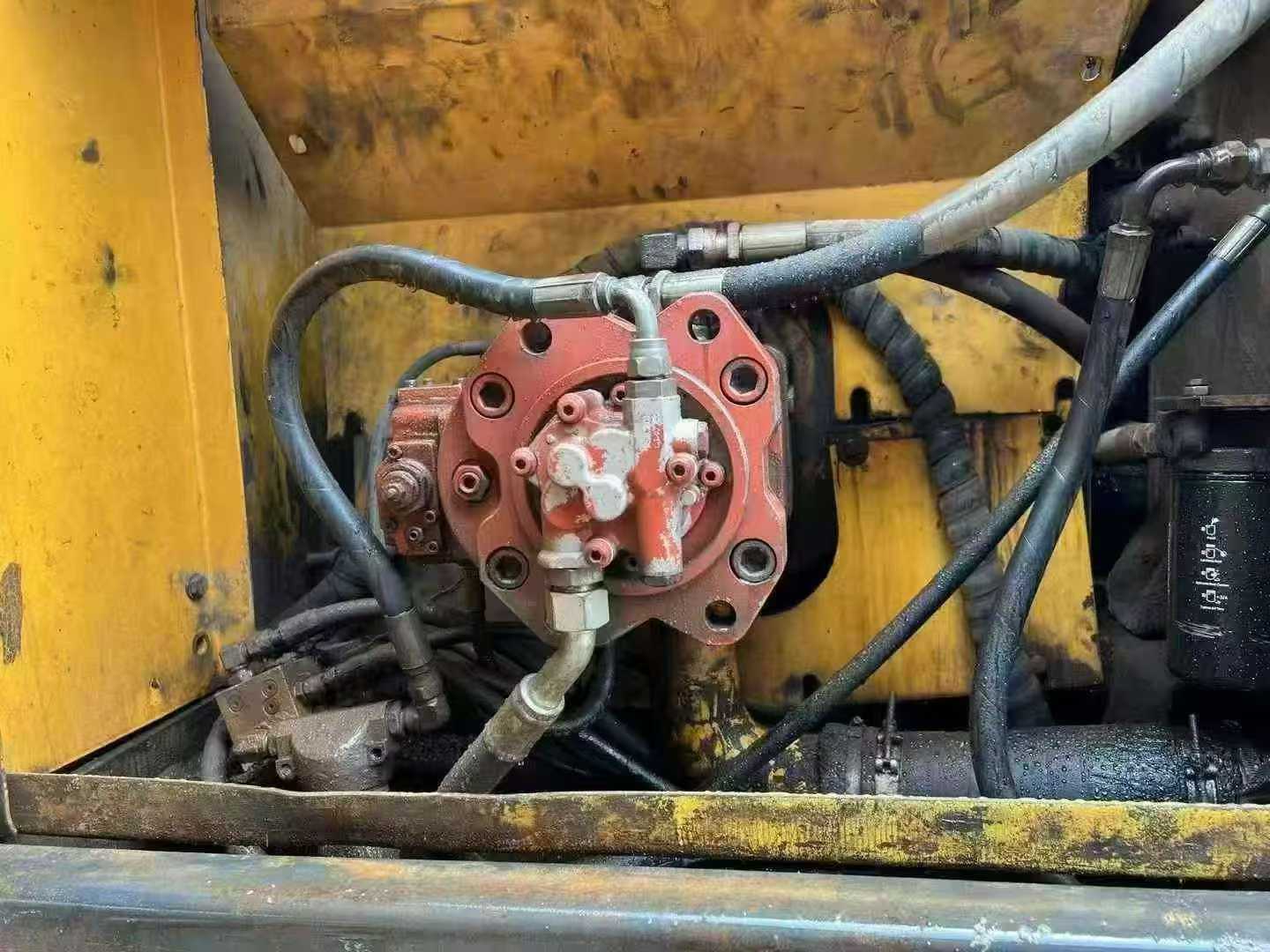 Used Hyundai R215-7 Excavator 2011 Model / 6