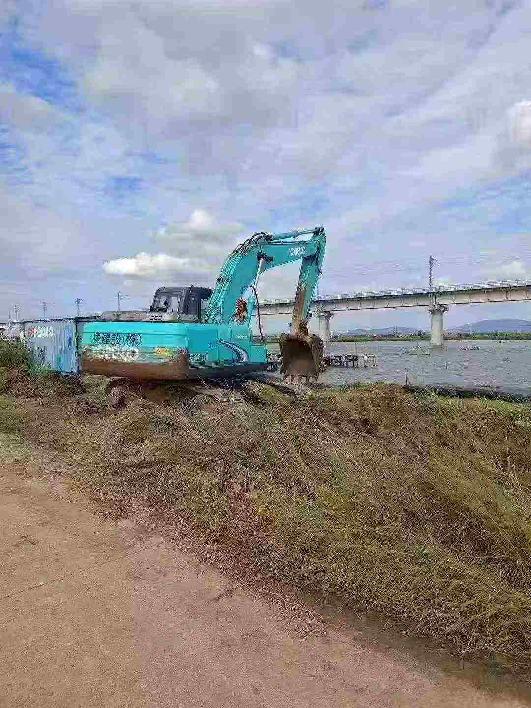 Used Kobelco SK200 Excavator 2011 Model / 2