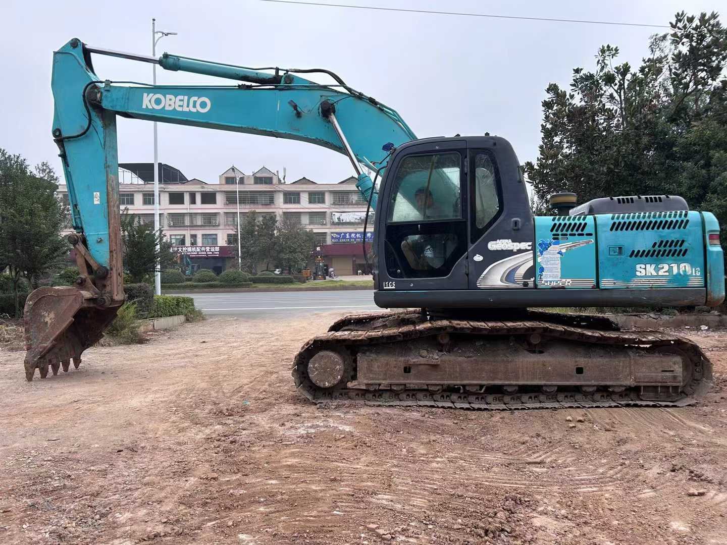 Used Kobelco SK210 Excavator 2011 Model / 2