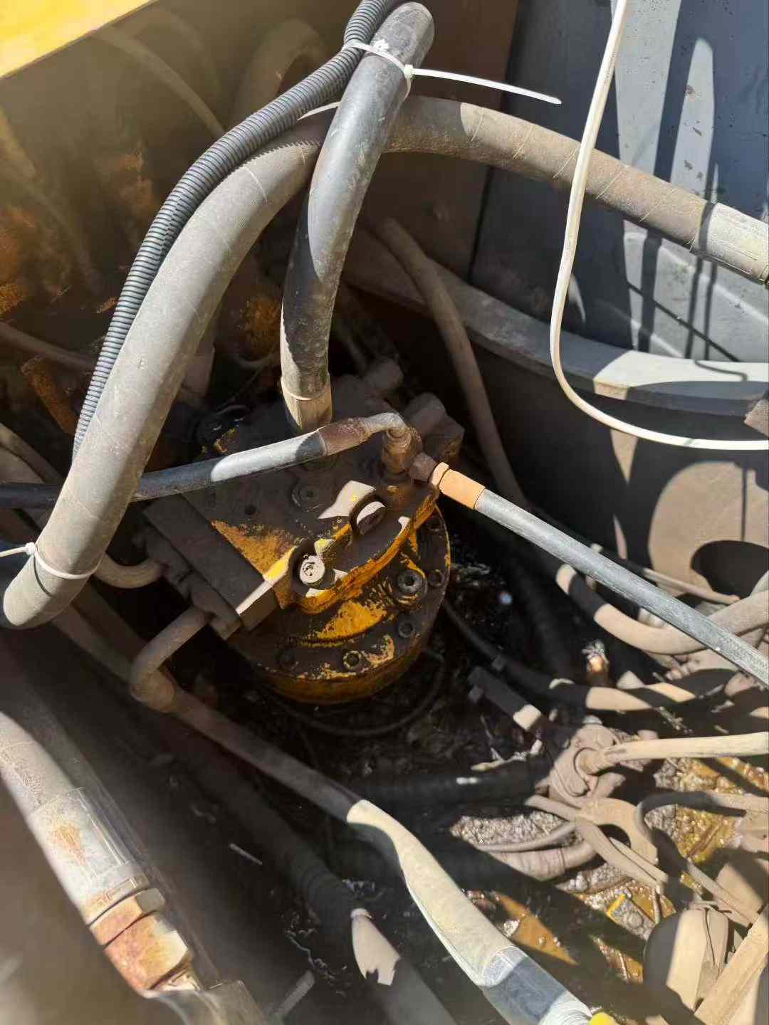 Used Hyundai R215-7C Excavator 2016 Model / 6