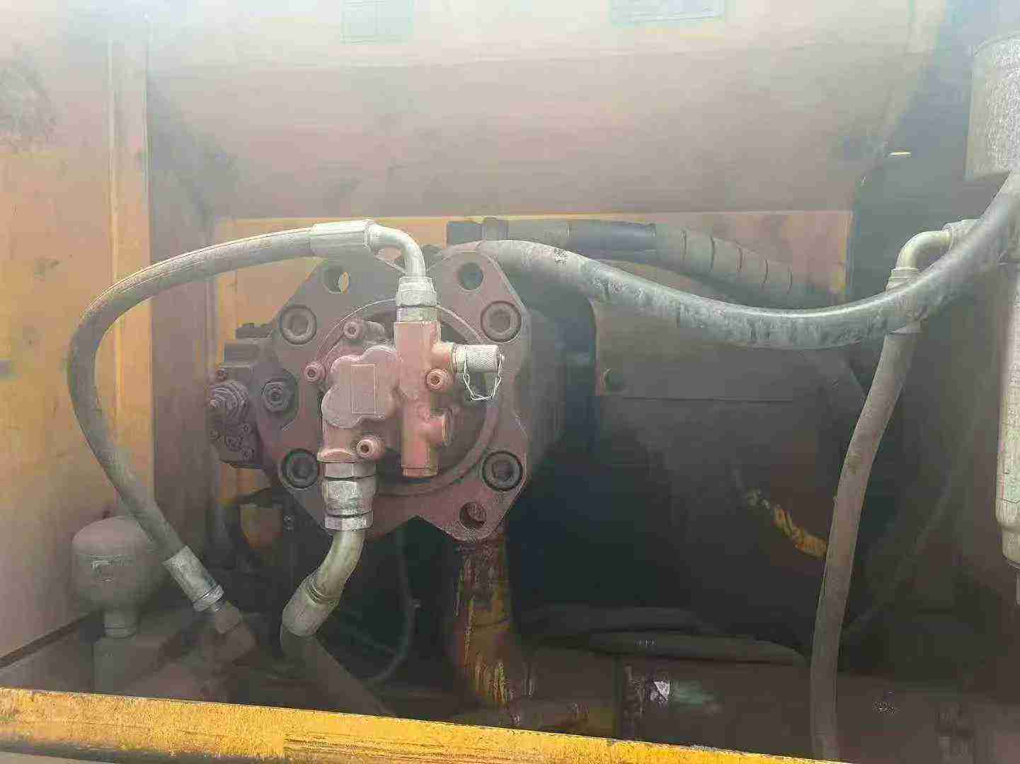 Used Hyundai R215-7 Excavator 2014 Model / 5