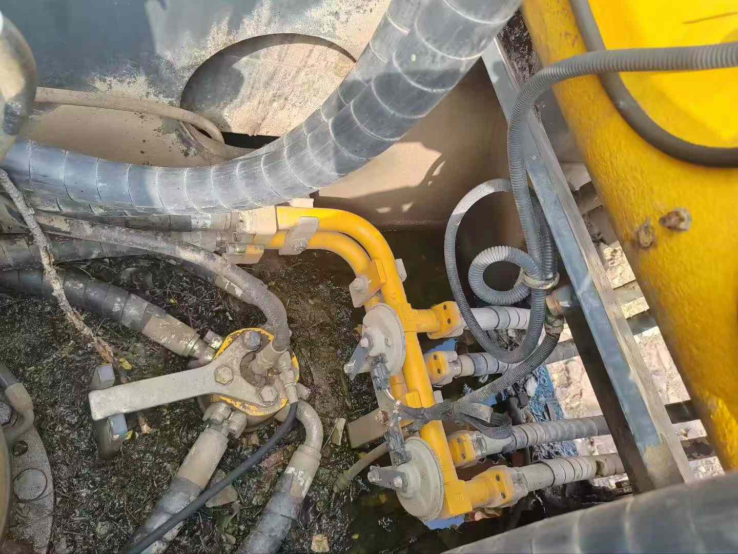 Used Hyundai R225LVS Excavator 2016 Model / 5