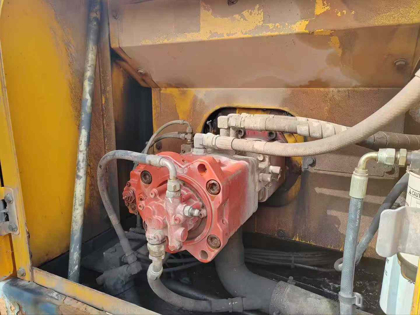 Used Hyundai R225LVS Excavator 2016 Model / 3