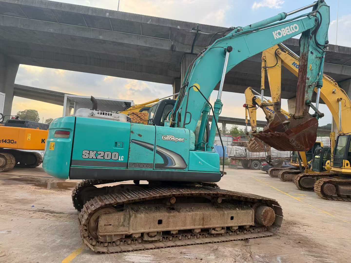 Used Kobelco SK200 Excavator 2016 Model / 4