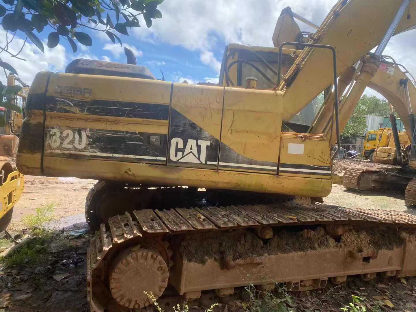 Used Caterpillar 320V2 Excavator 2016 Model