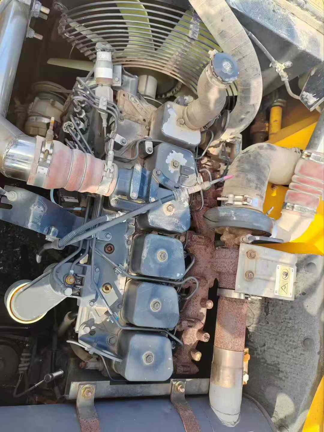 Used Hyundai R225LVS Excavator 2016 Model / 4