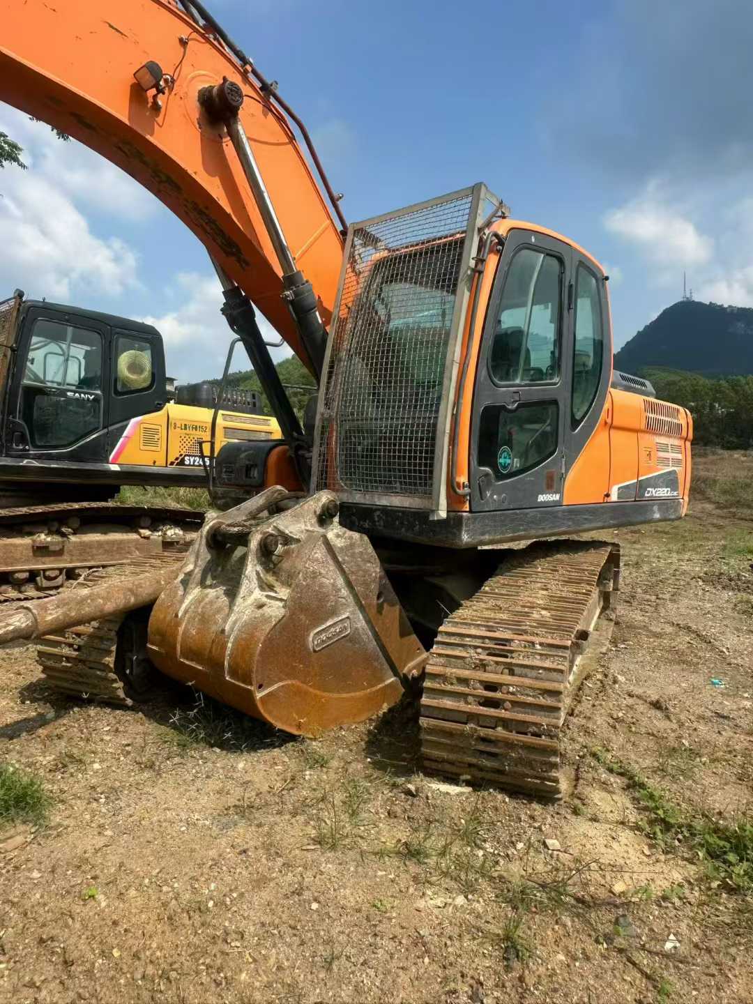 Used Doosan DH220 Excavator 2020 Model / 5