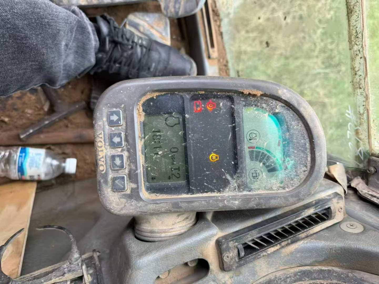 Used Volvo EC60 Excavator 2011 Model / 8