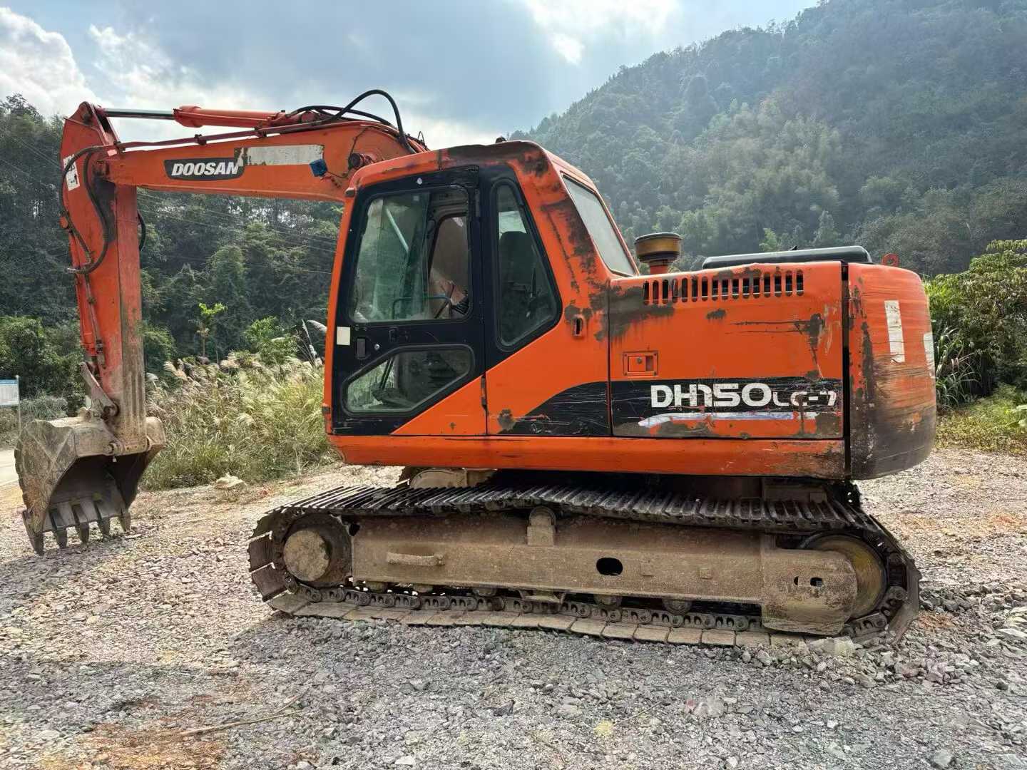 Used Doosan DX15 Excavator 2011 Model / 6